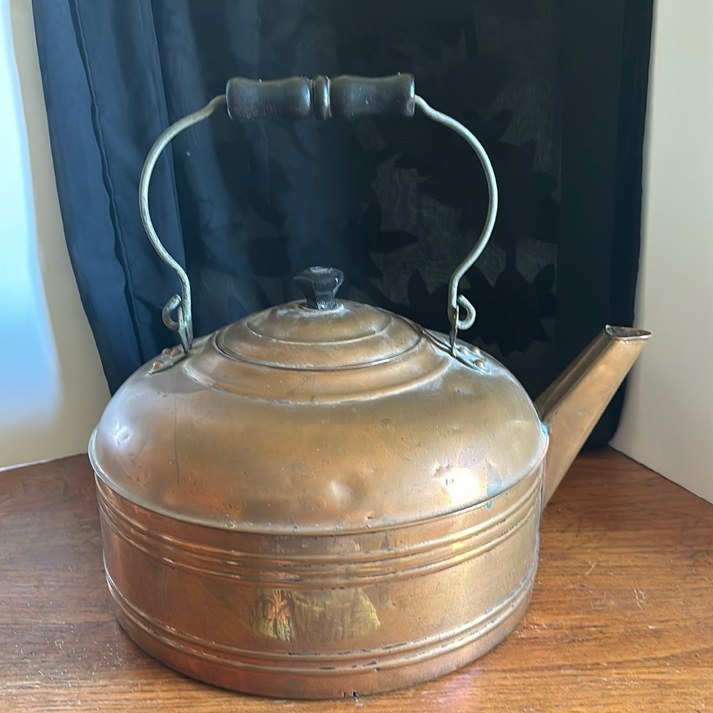 Antique/Vintage Revere marked copper 10” wide kettle wire & riveted wood handle